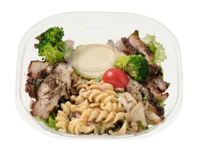 グリルチキンときのこのサラダ（税込645.84円）