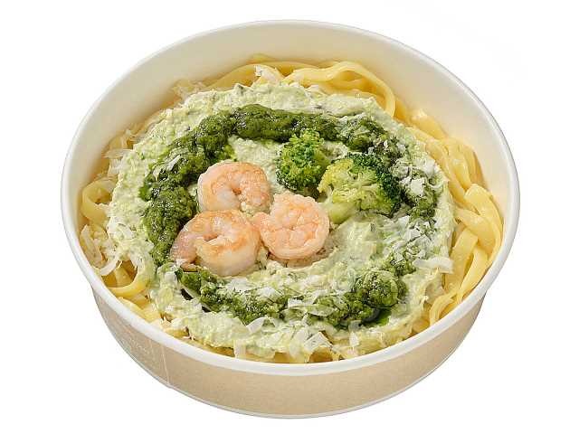 生パスタ 海老とバジルクリーム（税込645.84円）