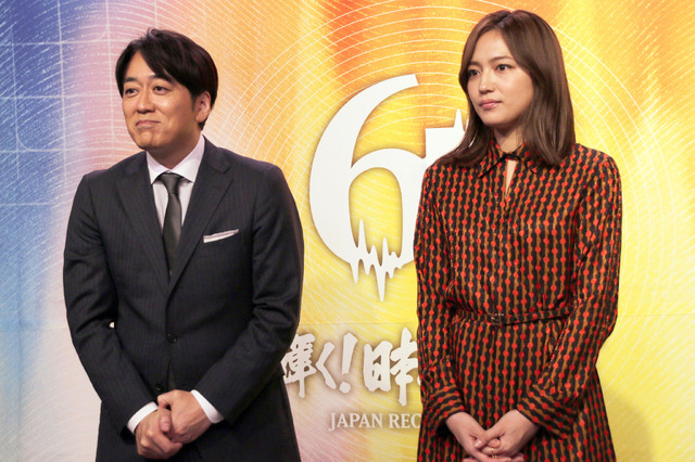 （左から）安住紳一郎アナ＆川口春奈【撮影／新里陽子】