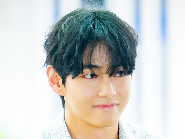 K-POP唯一！BTS・Vの『Christmas Tree』がビルボード「21世紀最高のクリスマスソング30」に選定