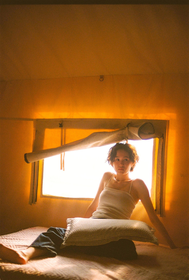 尾碕真花セカンド写真集『わー!!!』（東京ニュース通信社刊）