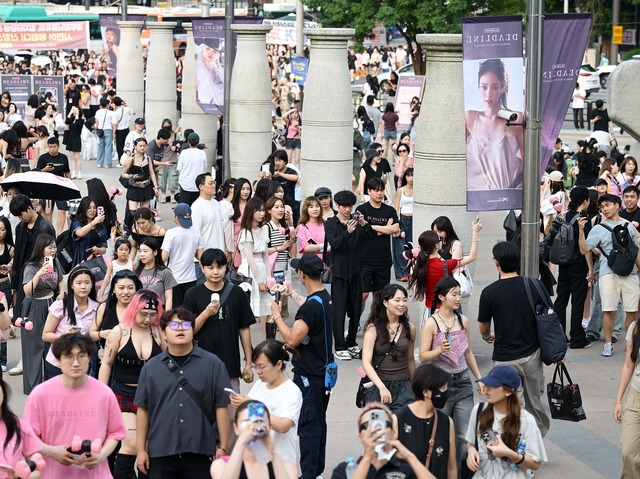 出国が差し迫っていた中国籍1人には過料1万6000円のみ　生ぬるすぎる“チケット転売”への処罰に韓国で不満の声