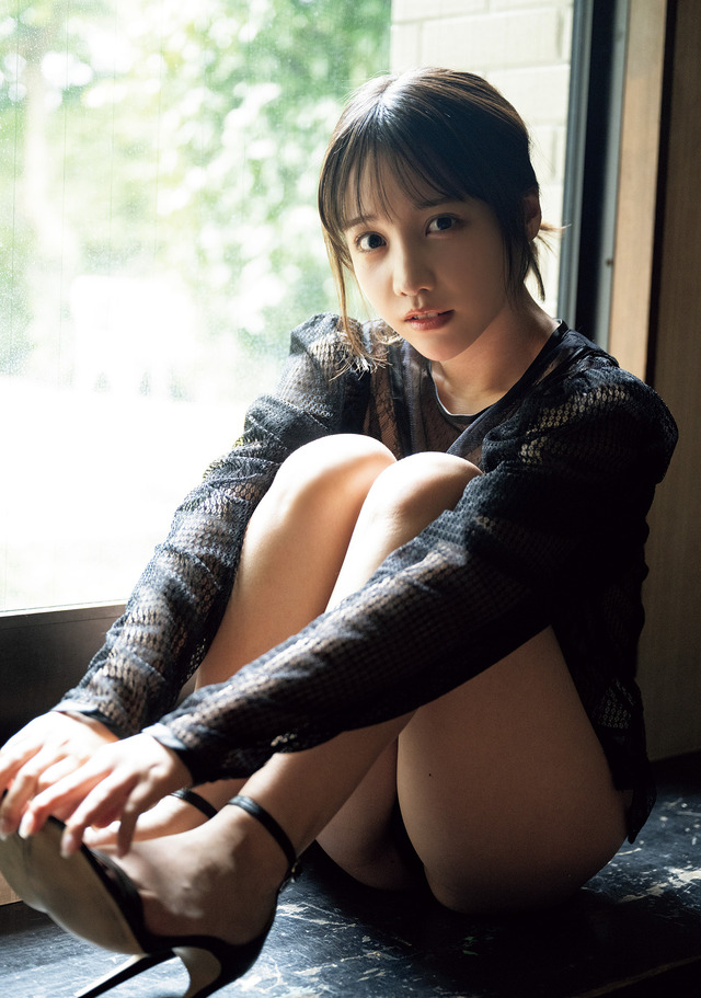 はのんまゆ（撮影／武田敏将ヘアメイク／大場聡美（エムズアップ）スタイリング／鮎川恵子）