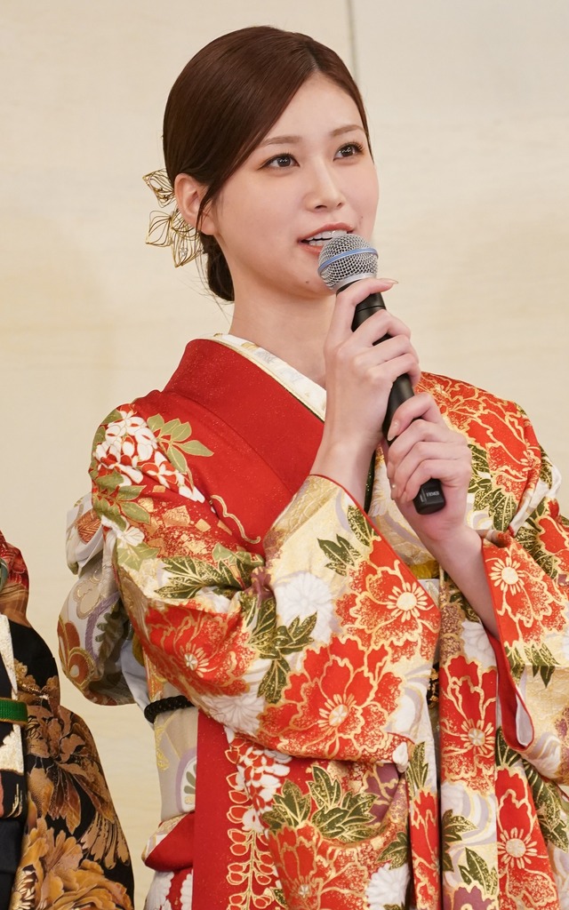 生見愛瑠【写真：竹内みちまろ】