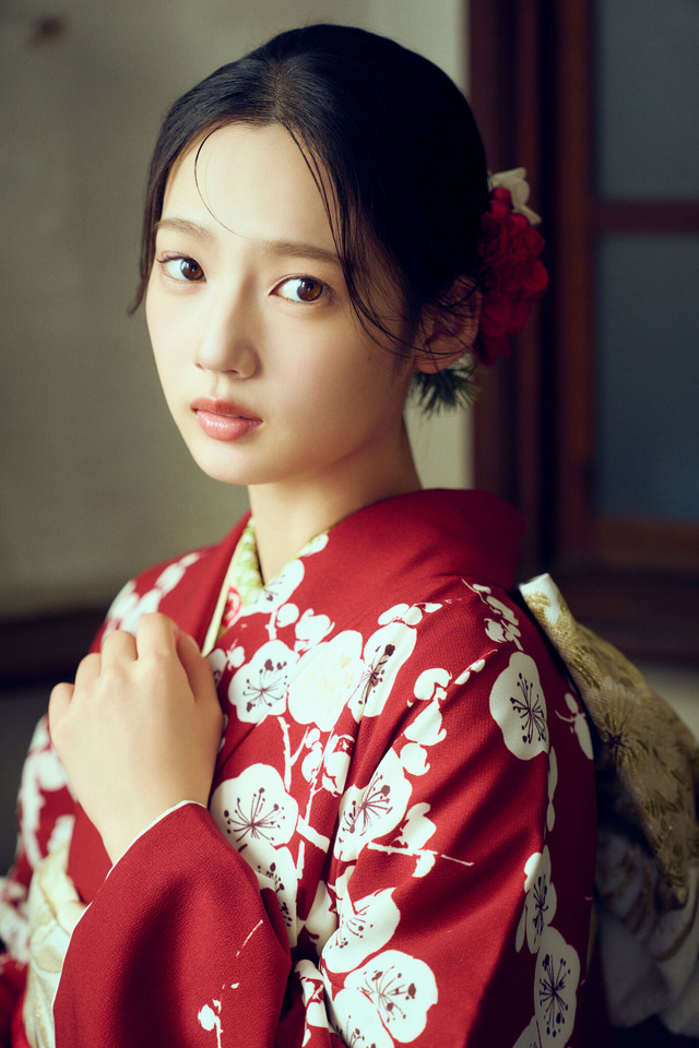 僕が見たかった青・吉本此那「20±SWEET[トゥエンティ・スウィート] 2026　JANUARY」（東京ニュース通信社刊）撮影／佐藤佑一