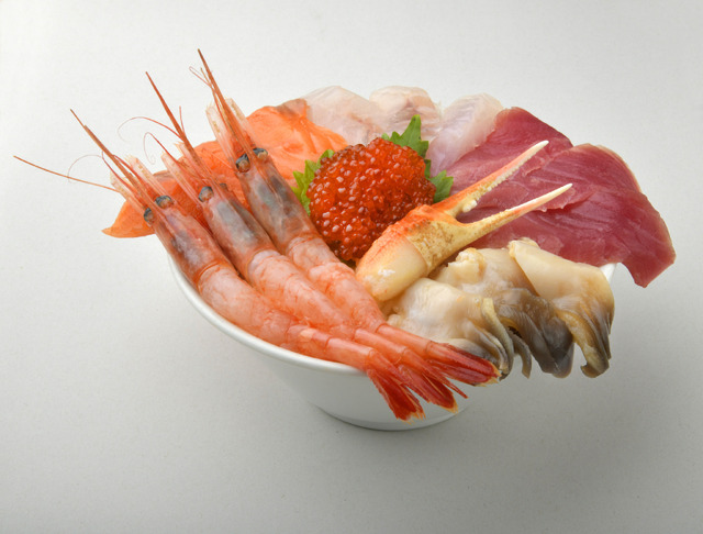 幸せわっしょい丼 777円