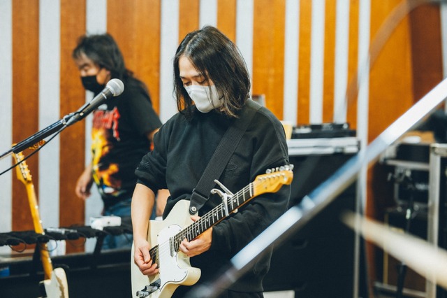 サカナクション・岩寺基晴『山口一郎　“うつ”と生きる　紅白完結編』（C）NHK