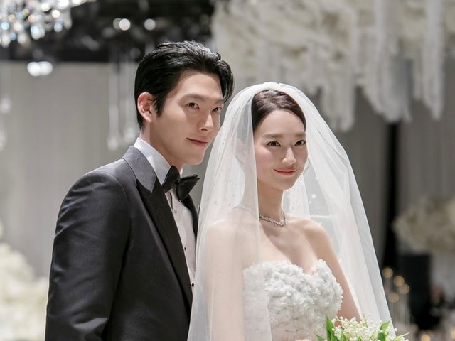 シン・ミナ♡キム・ウビン、結婚式での“主礼のあいさつ”が公開「ミナさんが宗教を超えて祈りを捧げた」【全文】