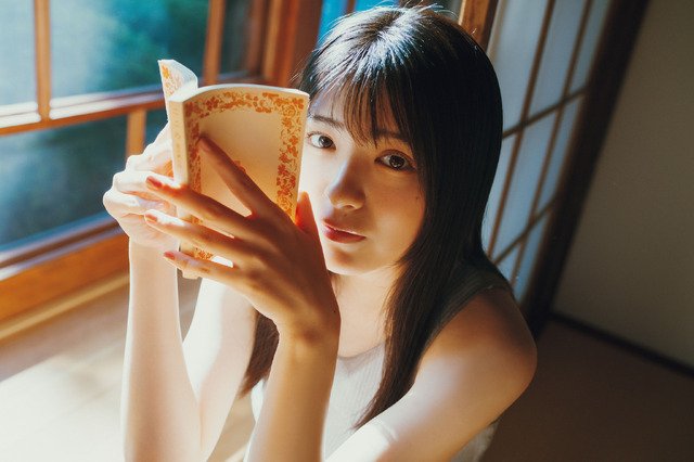 『平川結月CALENDAR 2026.4-2027.3』撮 影:野口花梨（C）ワニブックス