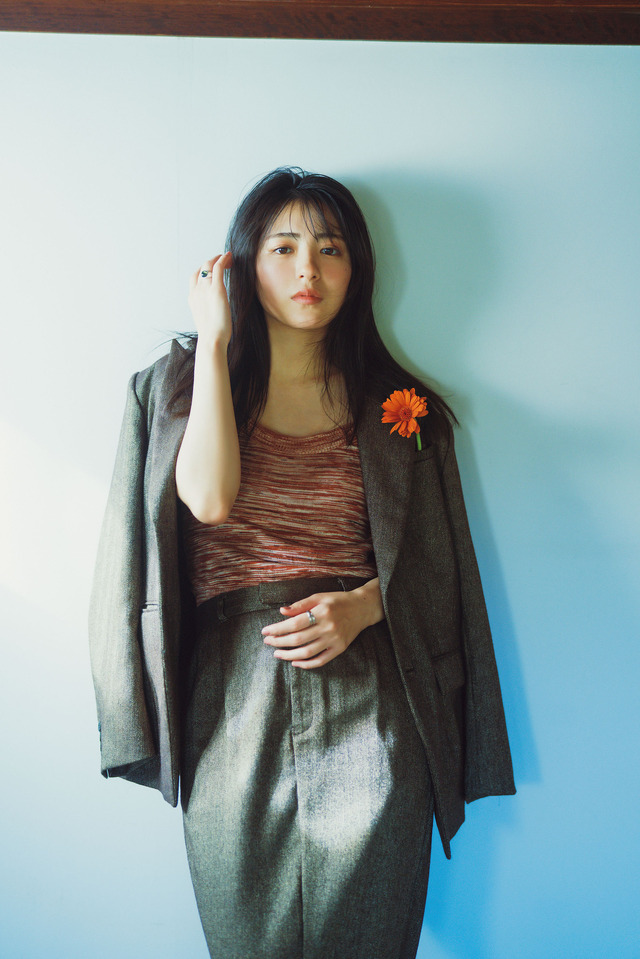 『平川結月CALENDAR 2026.4-2027.3』撮 影:野口花梨（C）ワニブックス