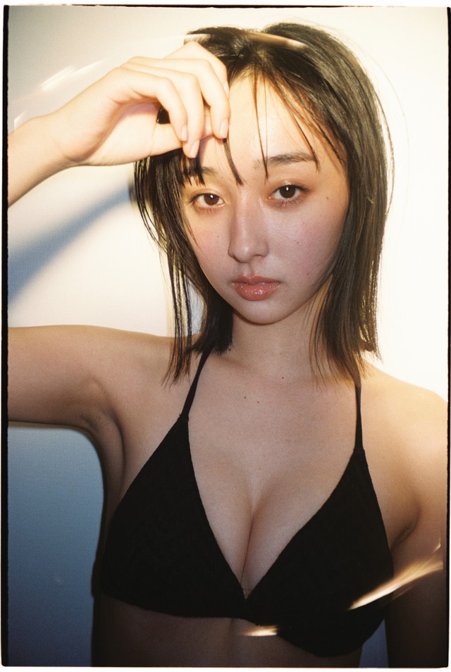 渚のん1stカレンダー（撮影 松岡一哲）