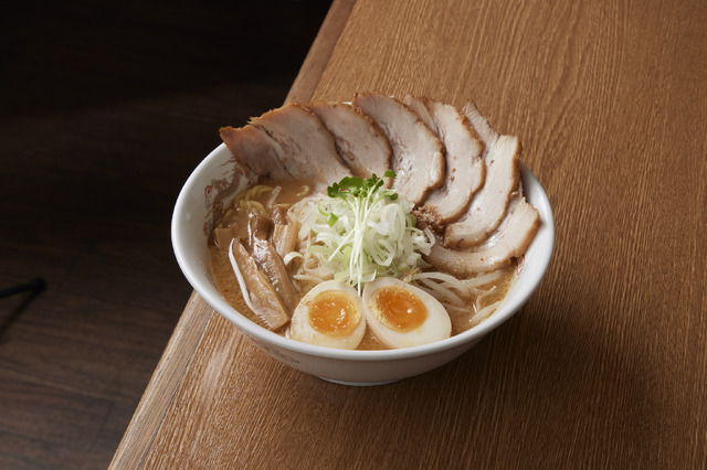 【北海道ラーメン 麺匠 双葉】「中札内産豚ばらチャーシュー白味噌らーめん」1,601円(1杯) 《各日数量限定》