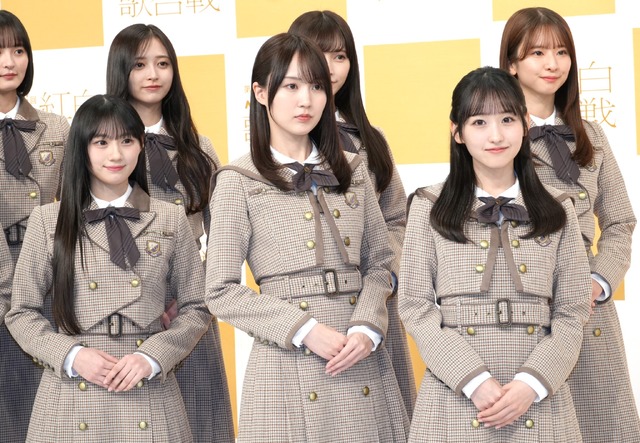 乃木坂46（左から）賀喜遥香、一ノ瀬美空、川﨑桜