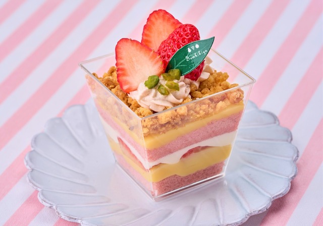 【京橋千疋屋】苺のパルフェ　1,080円