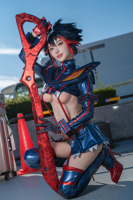 纏流子「キルラキル」／えくぼ（X：@peko_ekubo）