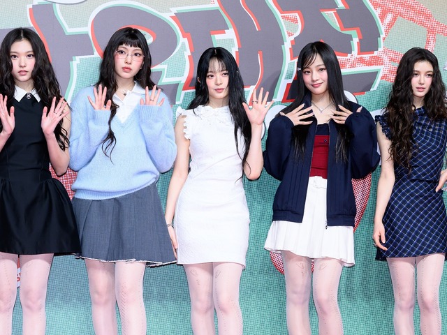 「NewJeansを救ってほしい」「HYBEを買収して」世界1位のユーチューバーに懇願まで…一部ファンに切迫感