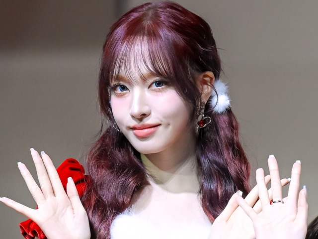 IVE・リズ、まさに“完璧ビジュアル”…「カルティエ」とのコラボ雑誌撮影で魅力爆発【PHOTO】