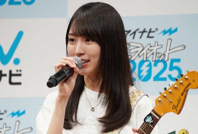 賀喜遥香【写真：竹内みちまろ】