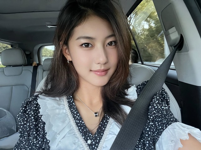 「大きくなったね…」TWICE事務所が惚れたのも納得？女優の母を持つ韓国ゴルファー、18歳と思えない美貌【PHOTO】