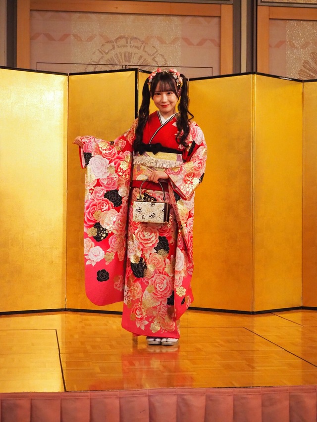 大村杏(衣装協力・株式会社清水屋)　撮影／山田