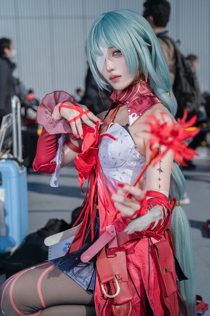 フローヴァ『鳴潮』／こりん（X：@c0rin_n5）