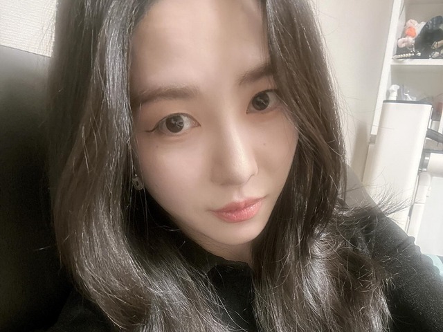 「SNSやめたら？」元旦に“命の危険”を示唆した元K-POPアイドル、再び不穏な投稿…際立つ不安定さ