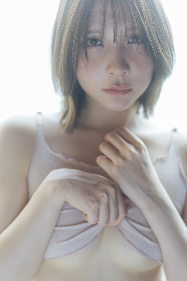 あまつまりな『5th写真集（仮）』撮影／横山マサト Ⓒ光文社