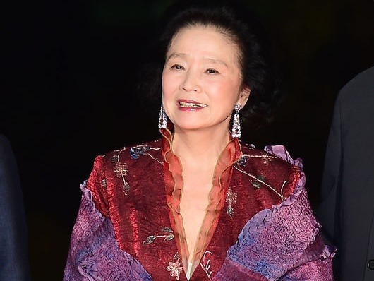 フランスで認知症の闘病中、財産めぐって家族に裁判を起こされた晩年…韓国大女優、3周忌