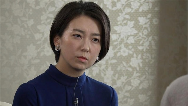 和久田アナウンサー被害者インタビュー風景『未解決事件 File.12 ストーカー殺人 なぜ繰り返されるのか』（C）NHK