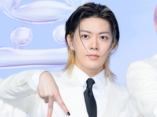 ギャップが反則級…NCT・ユウタ、視線ひとつで沼らせる私服ショットにファン悶絶「ズルいよ」「イケメン」