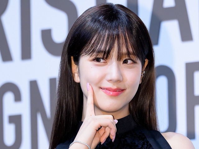 BLACKPINK・ジス、日本の人気女優と“美しすぎる2ショット”「DIORの女神たち」「推しと推しが…」