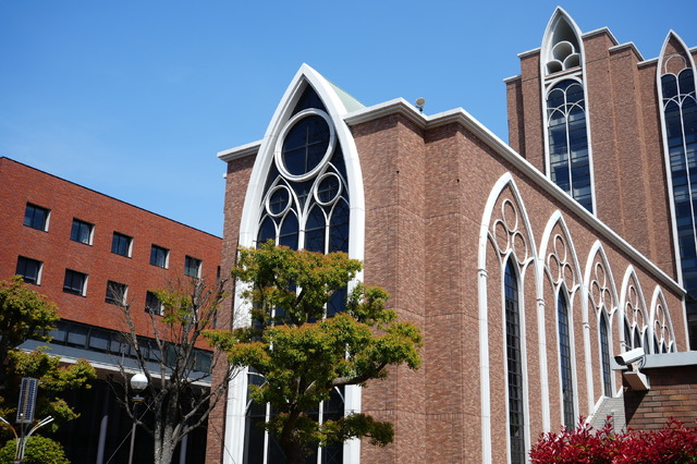 近畿大学（Eric Akashi - stock.adobe.com）