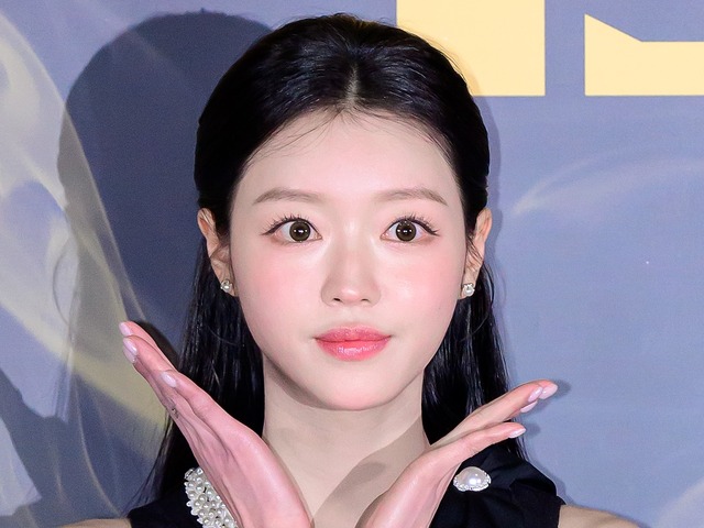 「もしかしてすっぴん…？」“美しい顔100人”にも選ばれたユア、オフ感あふれる飾らない表情にドキッ