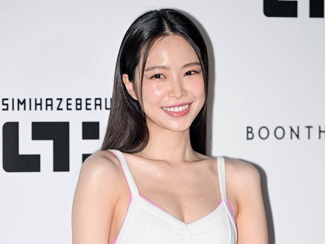 清純なお顔をして…ソン・ナウン、スポブラ姿で見せた意外なボリューム感！ギャップで魅了【PHOTO】