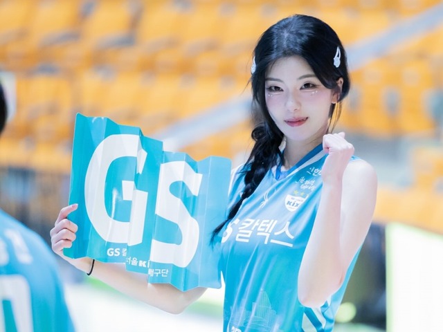 元バレーボール選手がチアガールに転身？ 韓国チア界に現れた“異色経歴”の新人が話題「新鮮だ」