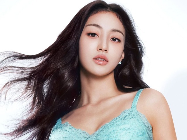 TWICE・ジヒョ、インナーウェアブランド「Venus」のモデルに抜擢　新ビジュアル公開