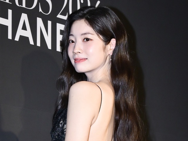 TWICE・ダヒョン、レアな“布少なめ”SHOTが話題！露出が目立つ衣装で健康美全開に