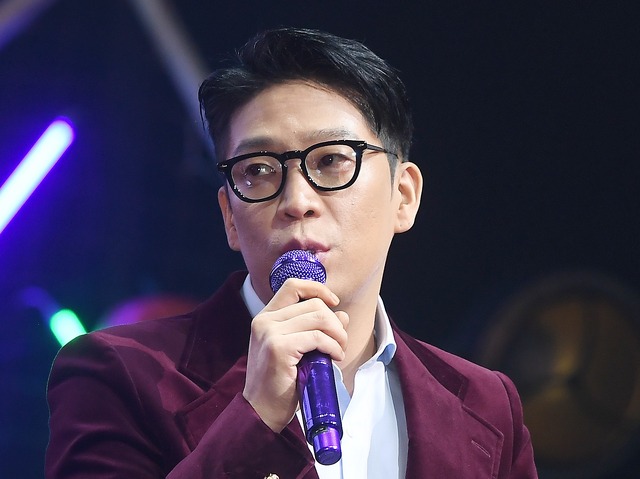 女会長との不倫疑惑に続き、今度は代理処方疑惑が浮上　“捏造”と否定していた韓国歌手「1～2錠ほどは…」