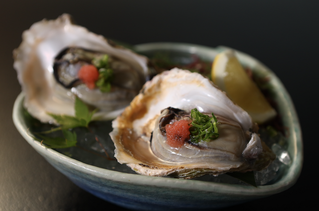 春の味覚岩牡蠣