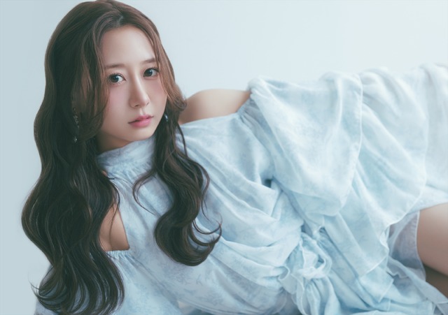 通常版表紙 『古畑奈和2026年カレンダー』©2026 Zest, Inc.