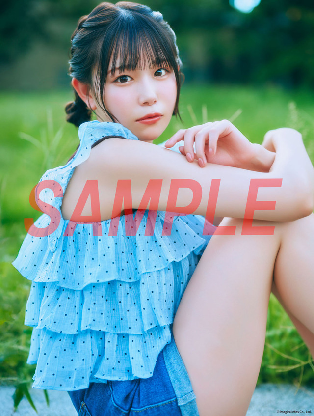 『小日向美香1st写真集 まなざし』インフォスクエア特典B2タペストリー