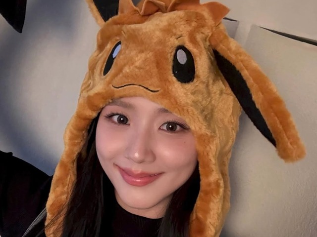 「これはマスターボール使うわ」BLACKPINK・ジスがイーブイに！“こうかはばつぐん”なキュートさ