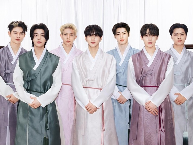 ENHYPEN、伝統衣装着てさらに凛々しく！旧正月に合わせて3曲のMVもファンにプレゼント