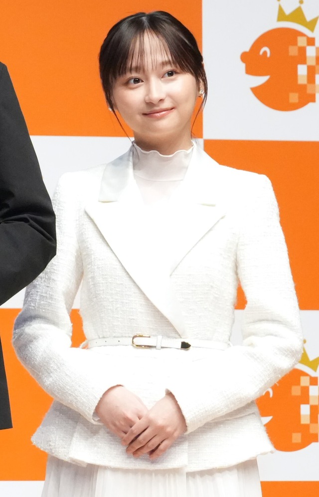 影山優佳【撮影：小宮山あきの】