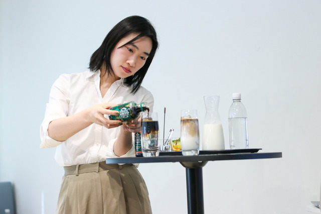 基本のアレンジレシピを担当者が実際に作る様子【撮影／平木昌宏】