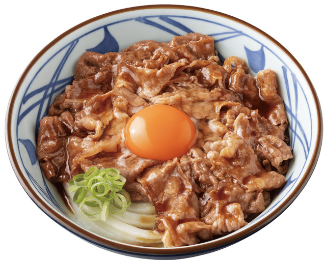 『焼きたて　牛すき釜玉うどん』（温）　並890円、大1,080円、得1,270円（税込）