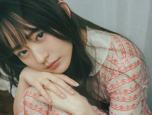 高崎かなみ『旬撮 GIRL Vol.28』撮影/東京祐 ヘアメイク/花房みなみ スタイリング/毛塚由恵