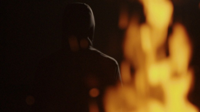 放火犯イメージ『未解決事件 File.13 新宿 歌舞伎町ビル火災』（C）NHK