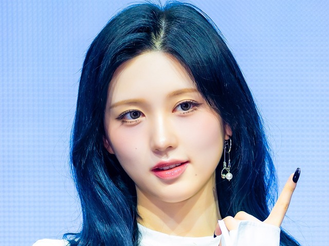 「天使から小悪魔に…」IVE・ガウル、“黒髪”に大胆イメチェン！クールな美貌に沼落ちファン続出