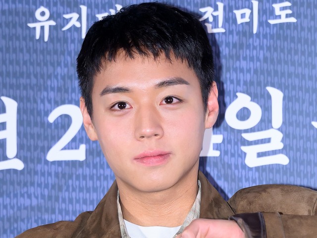 Wanna One時代にどれほど稼いだ？パク・ジフン、22歳で父に“2億ウォン高級外車”をプレゼント